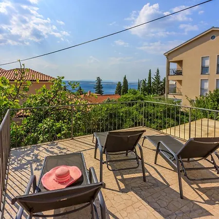 Bartulin Apartamento *