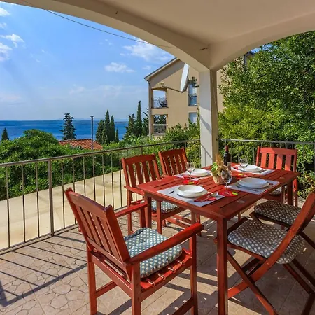 Bartulin Apartamento *