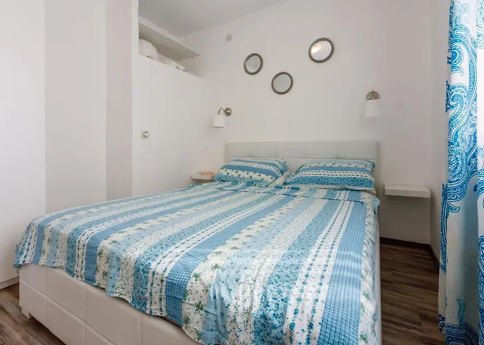 アパート Bartulin ツリクヴェニツァ